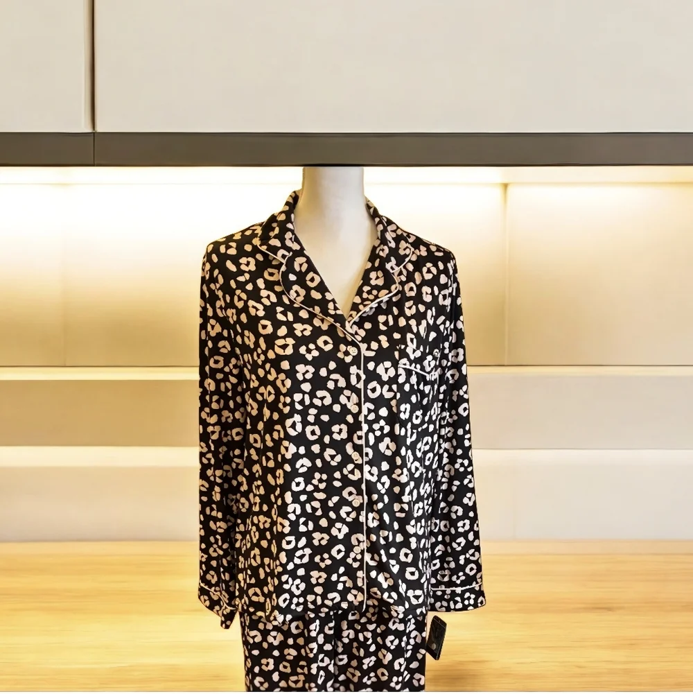 Kate Spade Long Sleeve Black/Pink Leopard Pajama Set, NWT - Picture 2 of 5